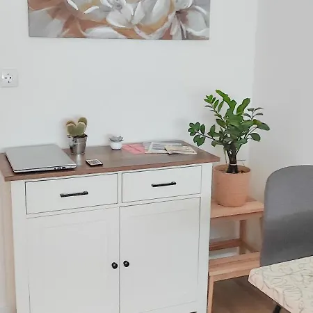 App Hilda Apartmán *